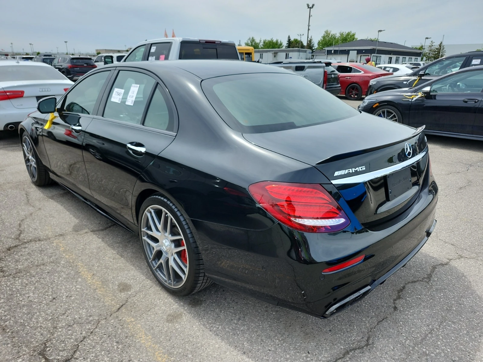Mercedes-Benz E 63 AMG * S * CARFAX * ВЪЗМОЖНОСТ ЗА АВТОФИНАНСИРАНЕ - изображение 2