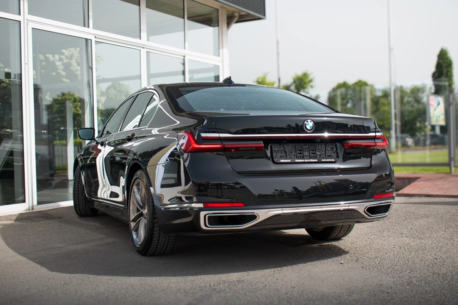 BMW 740 xDRIVE LONG - изображение 5