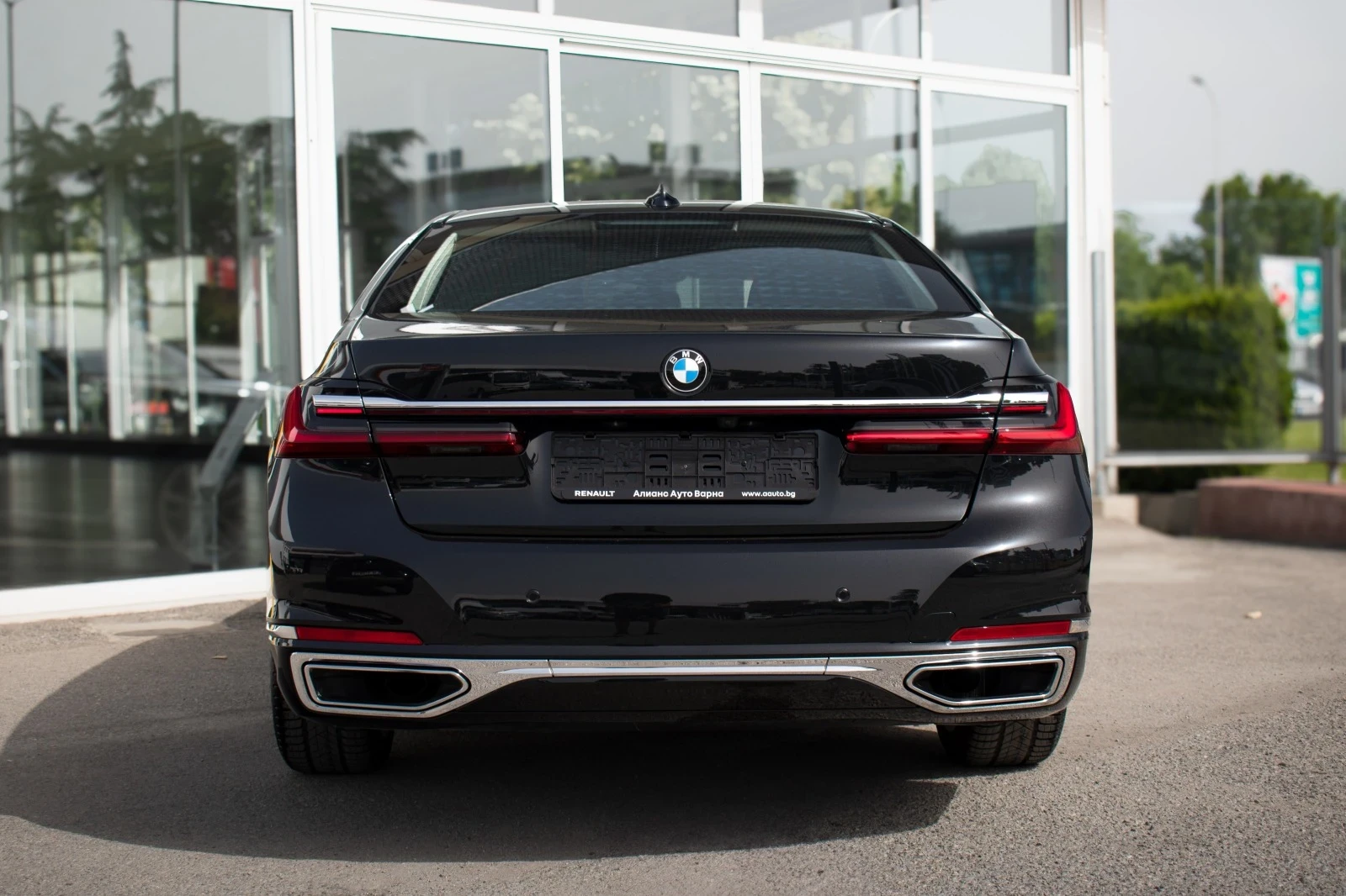 BMW 740 xDRIVE LONG - изображение 6