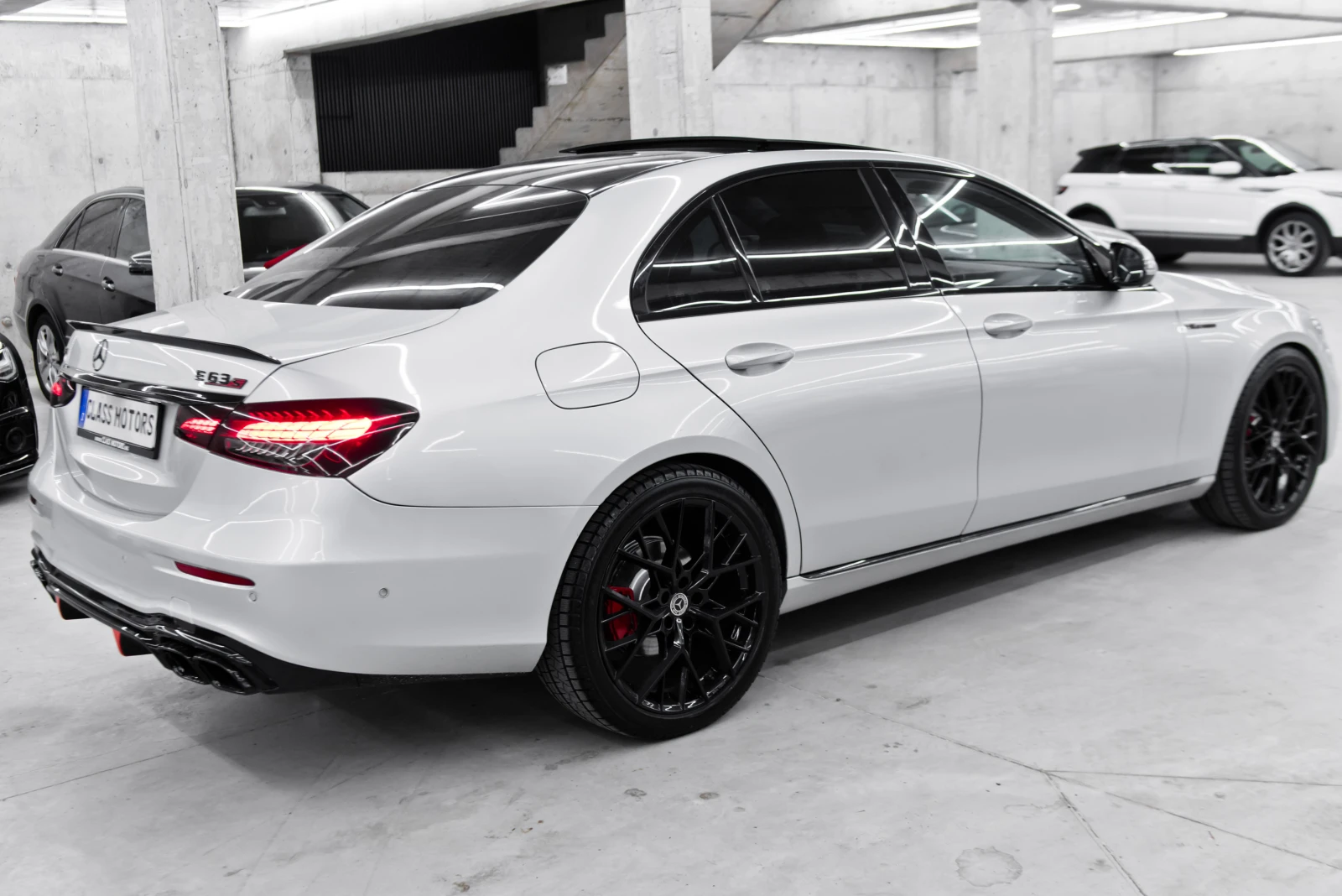 Mercedes-Benz E 220 D* FACE 63 AMG*  - изображение 6