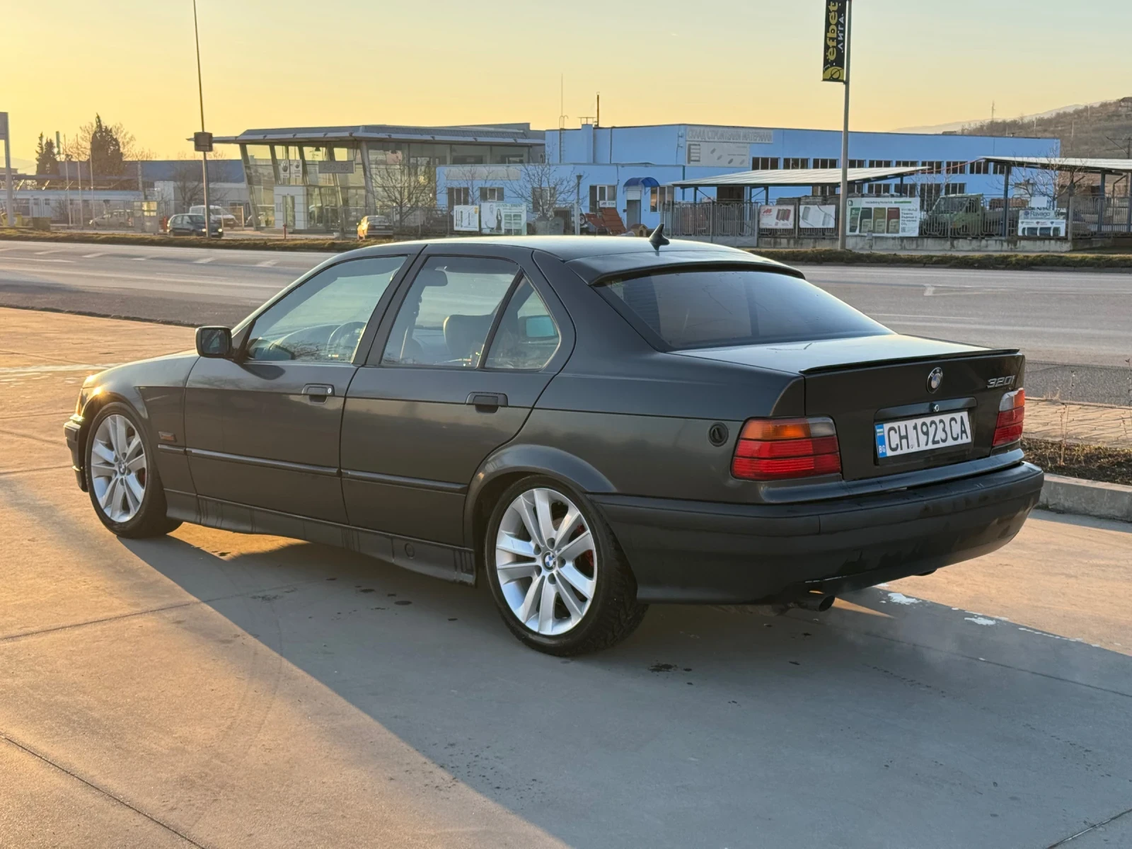 BMW 320 м50 - изображение 2
