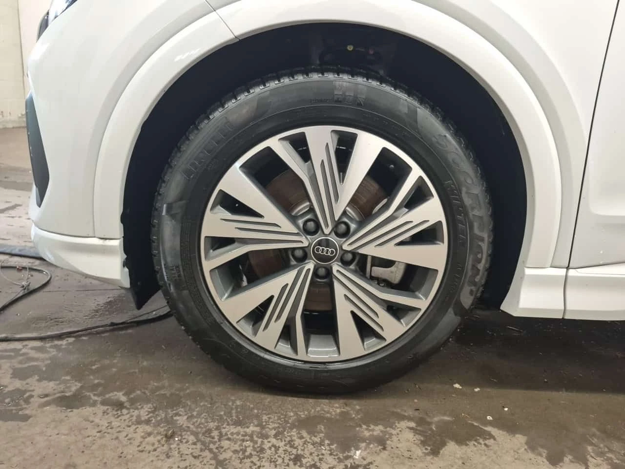 Audi Q4 E-TRON 55 QUATTRO * PANORAMA* CARFAX *  - изображение 8