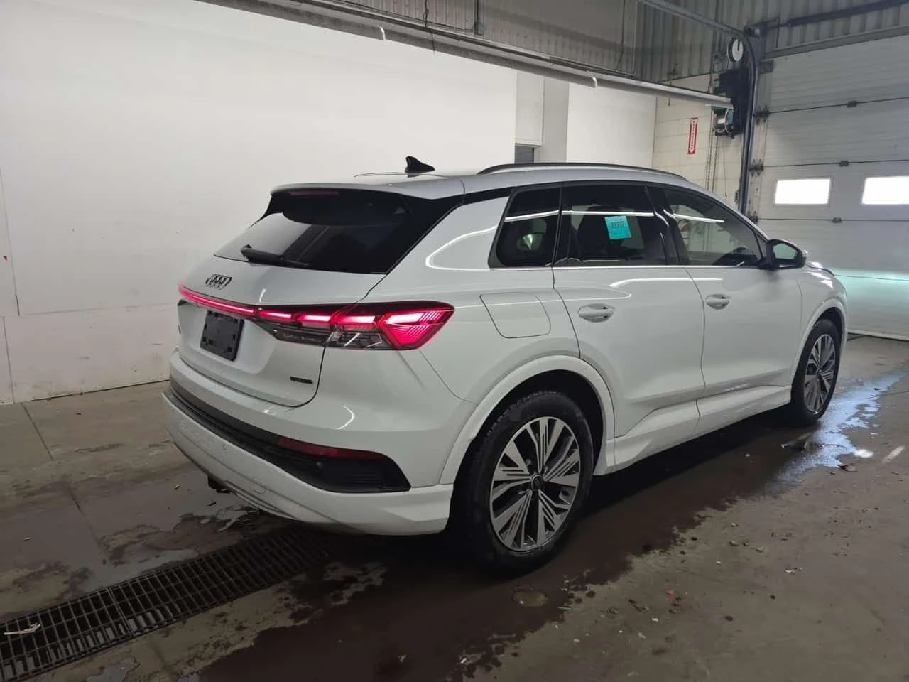 Audi Q4 E-TRON 55 QUATTRO * PANORAMA* CARFAX *  - изображение 3