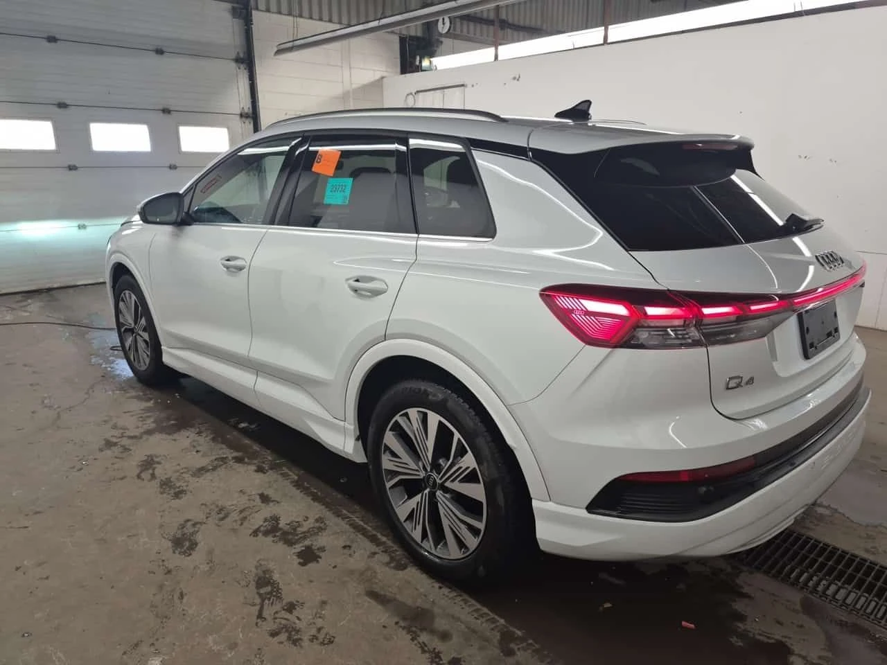 Audi Q4 E-TRON 55 QUATTRO * PANORAMA* CARFAX *  - изображение 4