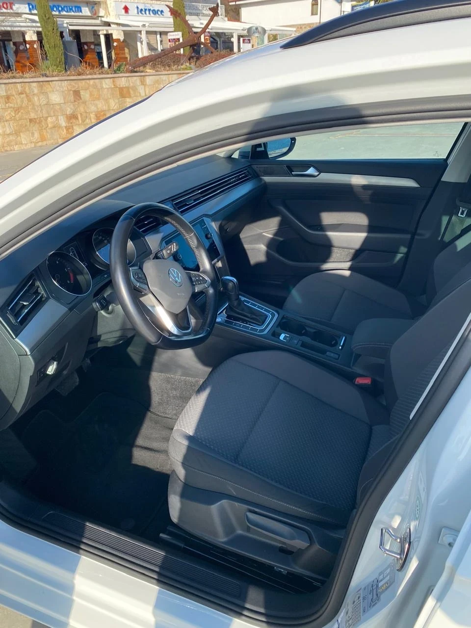 VW Passat 2.0 TDI DSG Много запазен, снимка 12 - Автомобили и джипове - 53819016