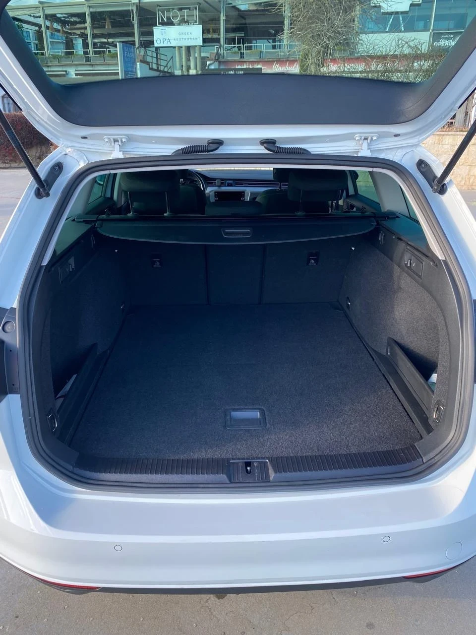 VW Passat 2.0 TDI DSG Много запазен, снимка 14 - Автомобили и джипове - 53819016