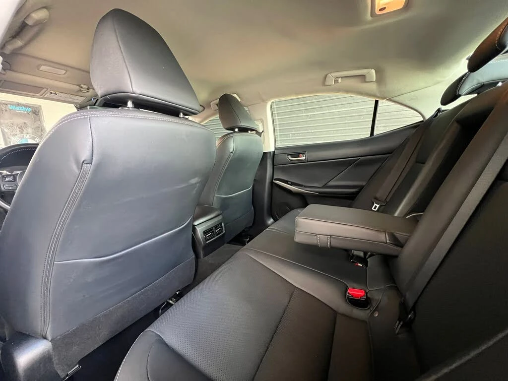 Lexus IS 300 * АвтоКредит * (ЦЕНА ДО БГ), снимка 16 - Автомобили и джипове - 53866628