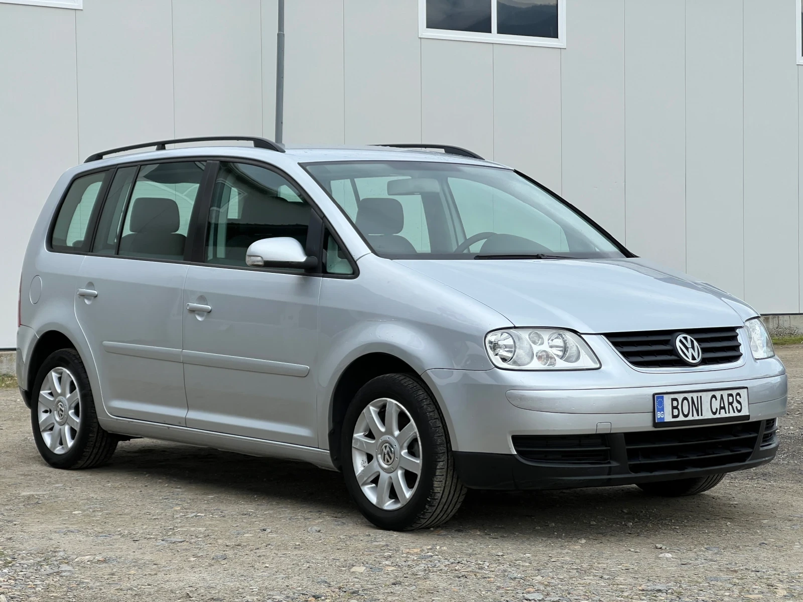 VW Touran 1.9TDI-105к.с./ 7-МЕСТЕН / Автопилот/ Италия, снимка 3 - Автомобили и джипове - 54043870