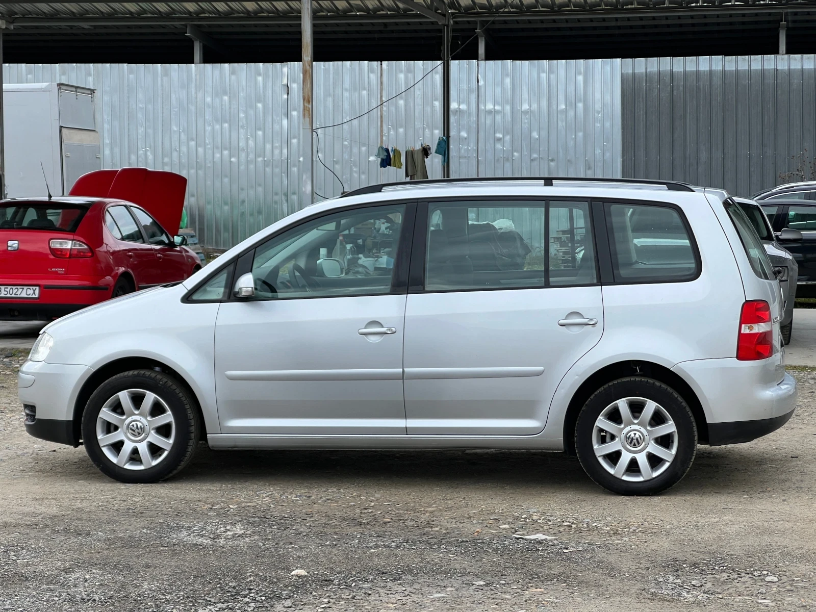 VW Touran 1.9TDI-105к.с./ 7-МЕСТЕН / Автопилот/ Италия, снимка 8 - Автомобили и джипове - 54043870
