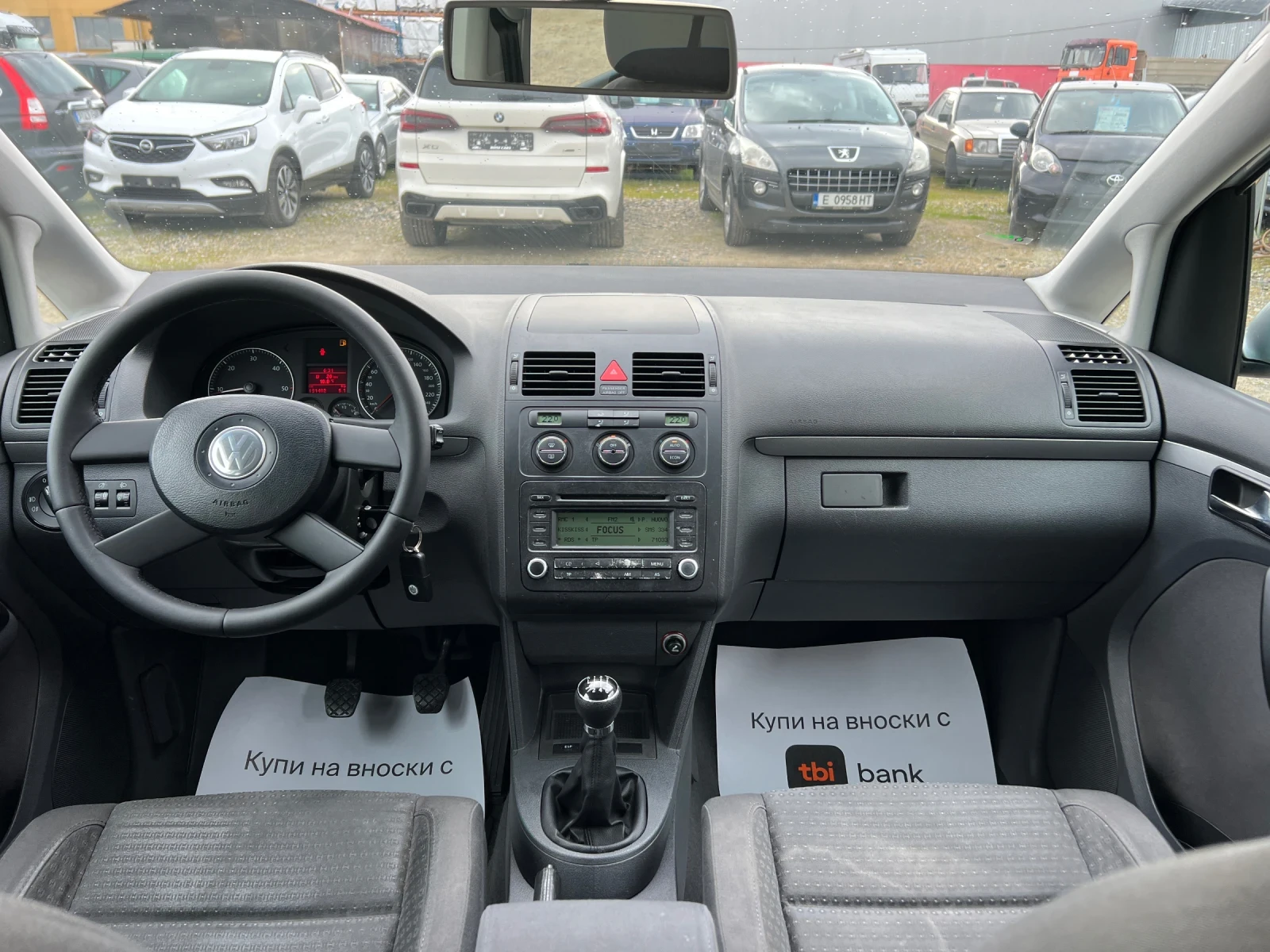 VW Touran 1.9TDI-105к.с./ 7-МЕСТЕН / Автопилот/ Италия, снимка 16 - Автомобили и джипове - 54043870