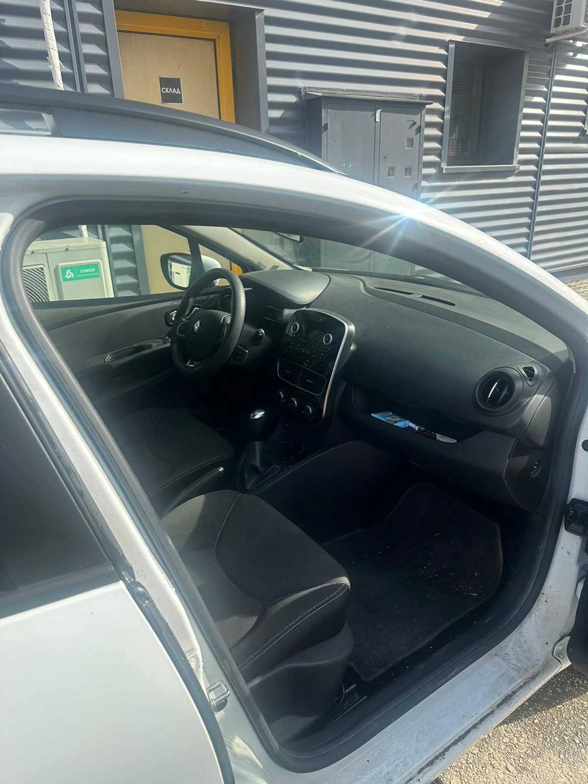 Renault Clio, снимка 4 - Автомобили и джипове - 54135624