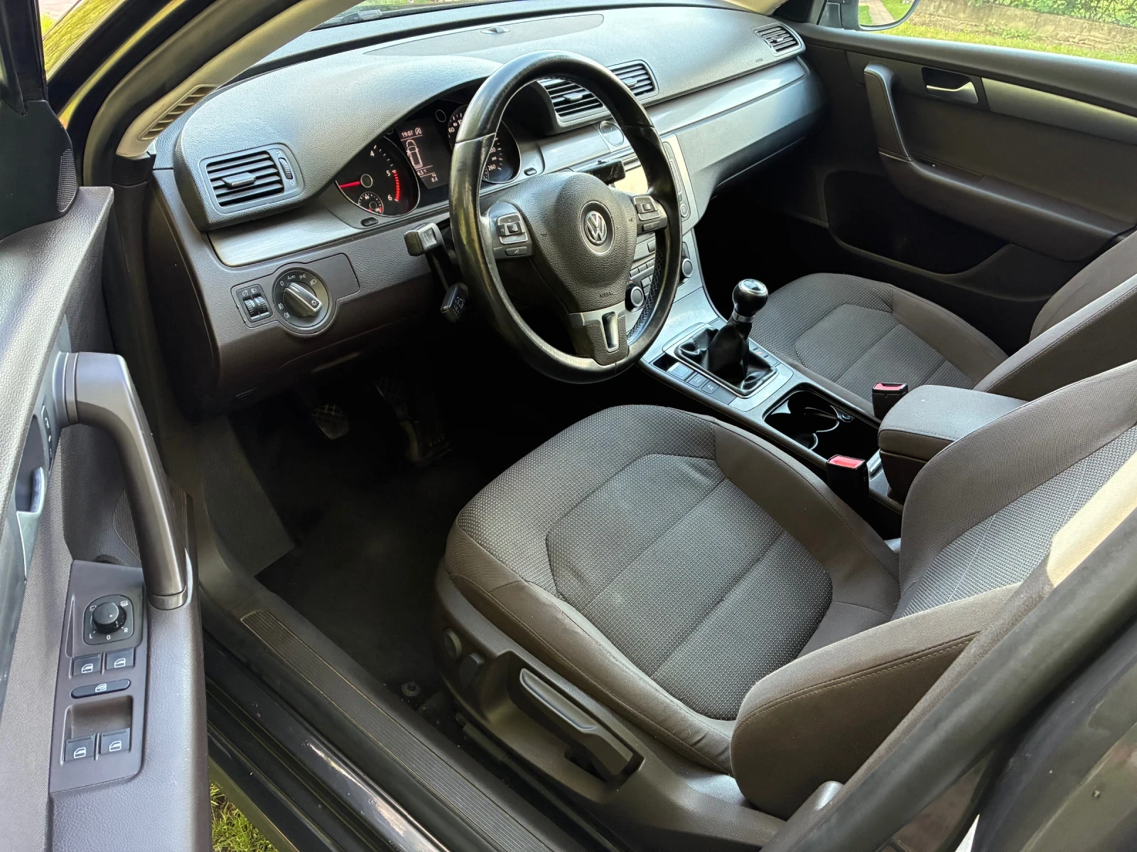VW Passat B 7 Euro 5, снимка 9 - Автомобили и джипове - 54528645
