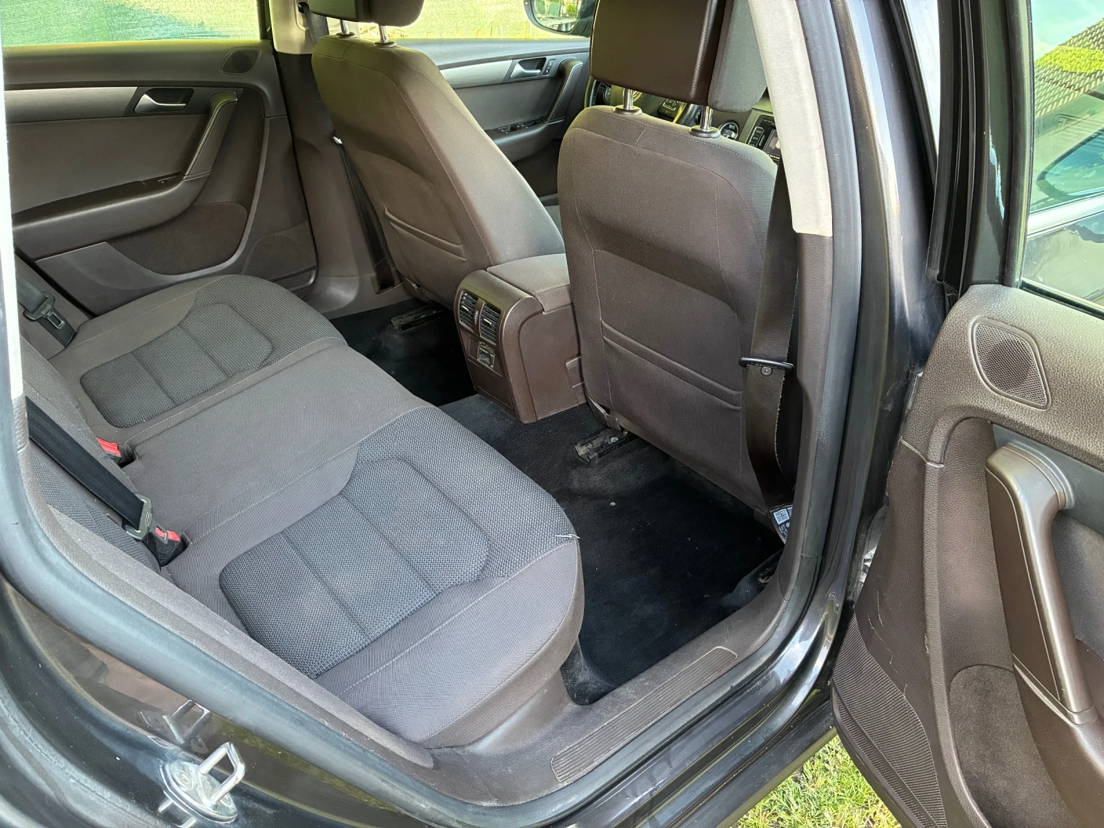 VW Passat B 7 Euro 5, снимка 13 - Автомобили и джипове - 54528645