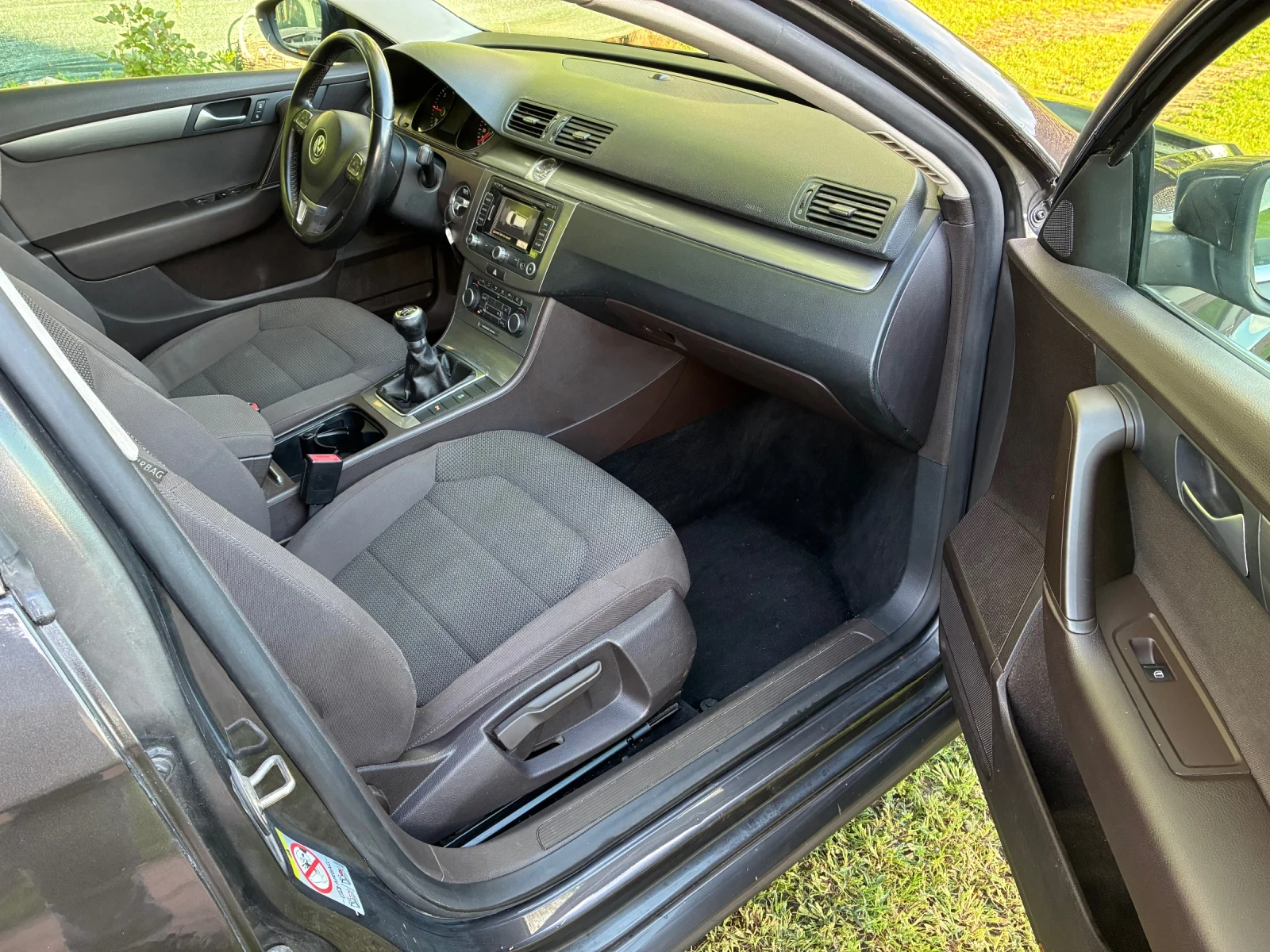 VW Passat B 7 Euro 5, снимка 14 - Автомобили и джипове - 54528645