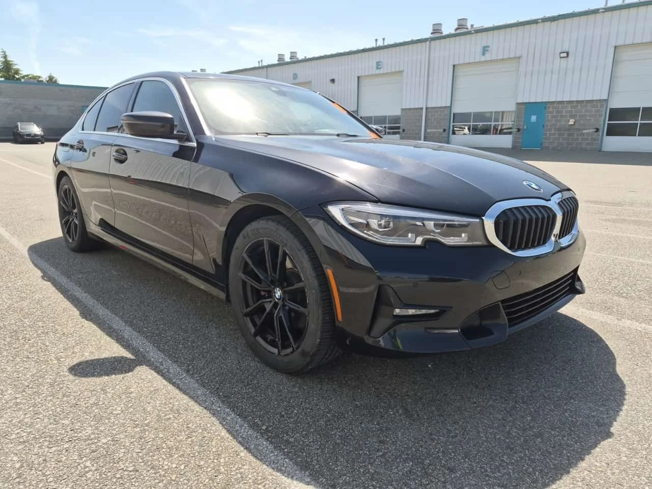BMW 330 330I XDRIVE/ПОДГРЕВ/ШИБЕДАХ/CARFAX/ФИНАНСИРАНЕ, снимка 2 - Автомобили и джипове - 54673039