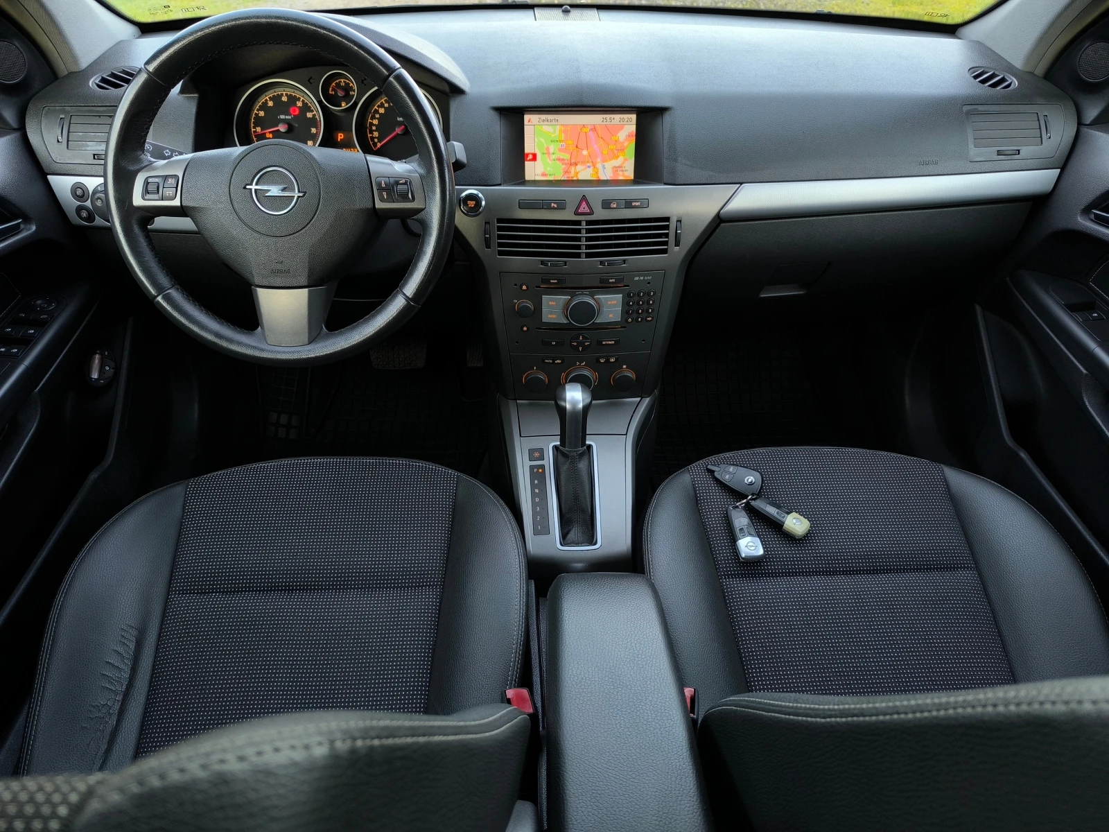 Opel Astra -FACE-1.8i-140кс-АВТОМАТИК-НАВИГАЦИЯ-КОЖА-КЛИМА-, снимка 13 - Автомобили и джипове - 54708359