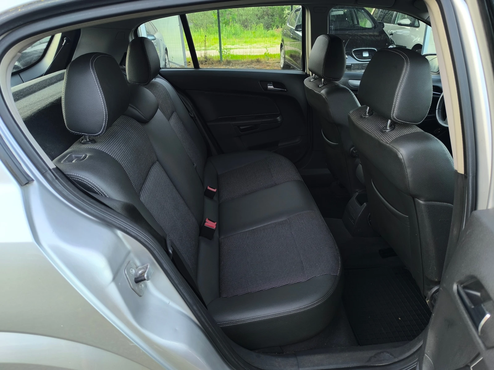 Opel Astra -FACE-1.8i-140кс-АВТОМАТИК-НАВИГАЦИЯ-КОЖА-КЛИМА-, снимка 12 - Автомобили и джипове - 54708359