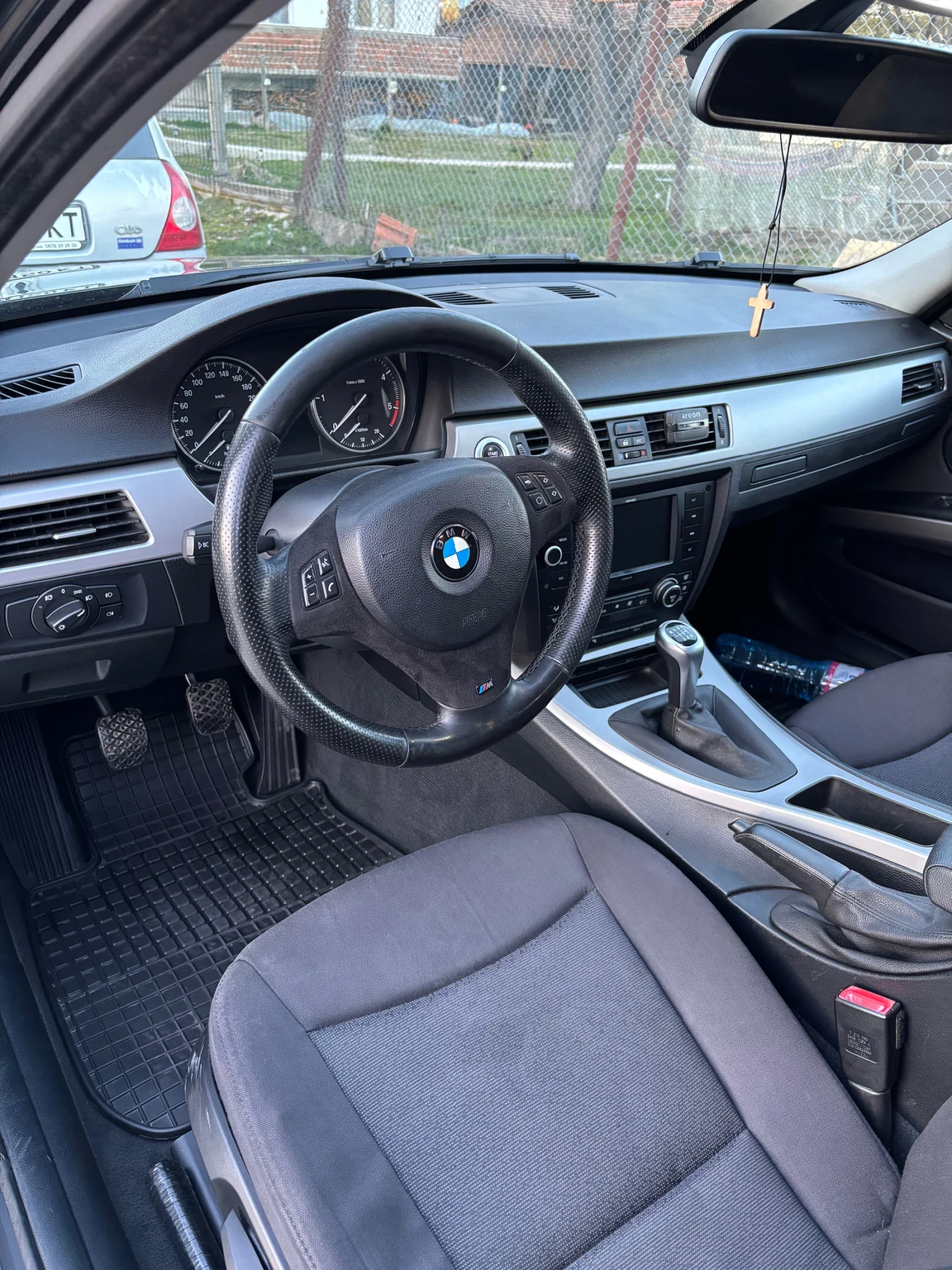 BMW 320 Топ, снимка 8 - Автомобили и джипове - 54743628