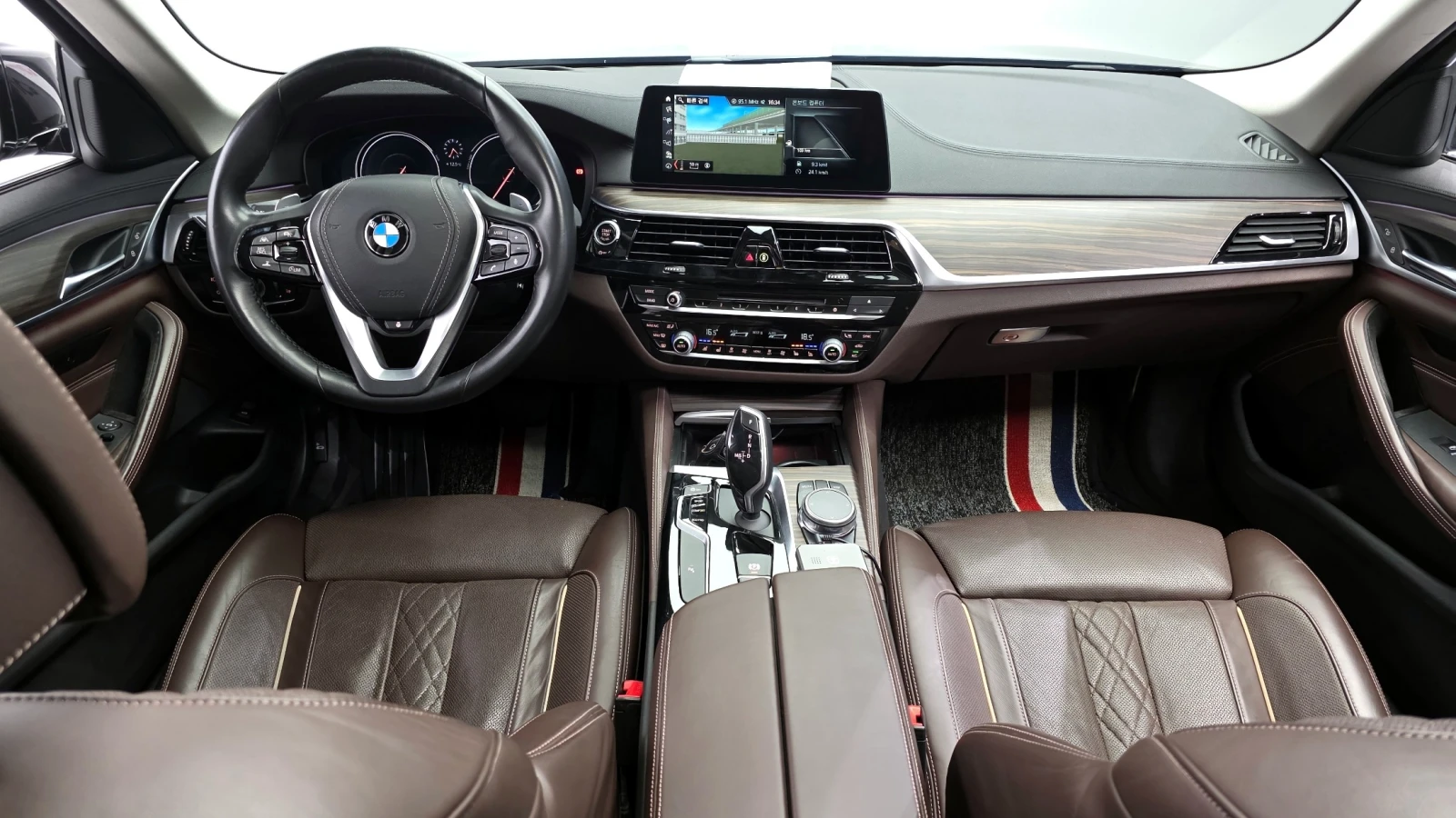 BMW 330 530i xDrive Luxury Plus| HUD| Адаптивен круиз| Пам, снимка 6 - Автомобили и джипове - 55328215