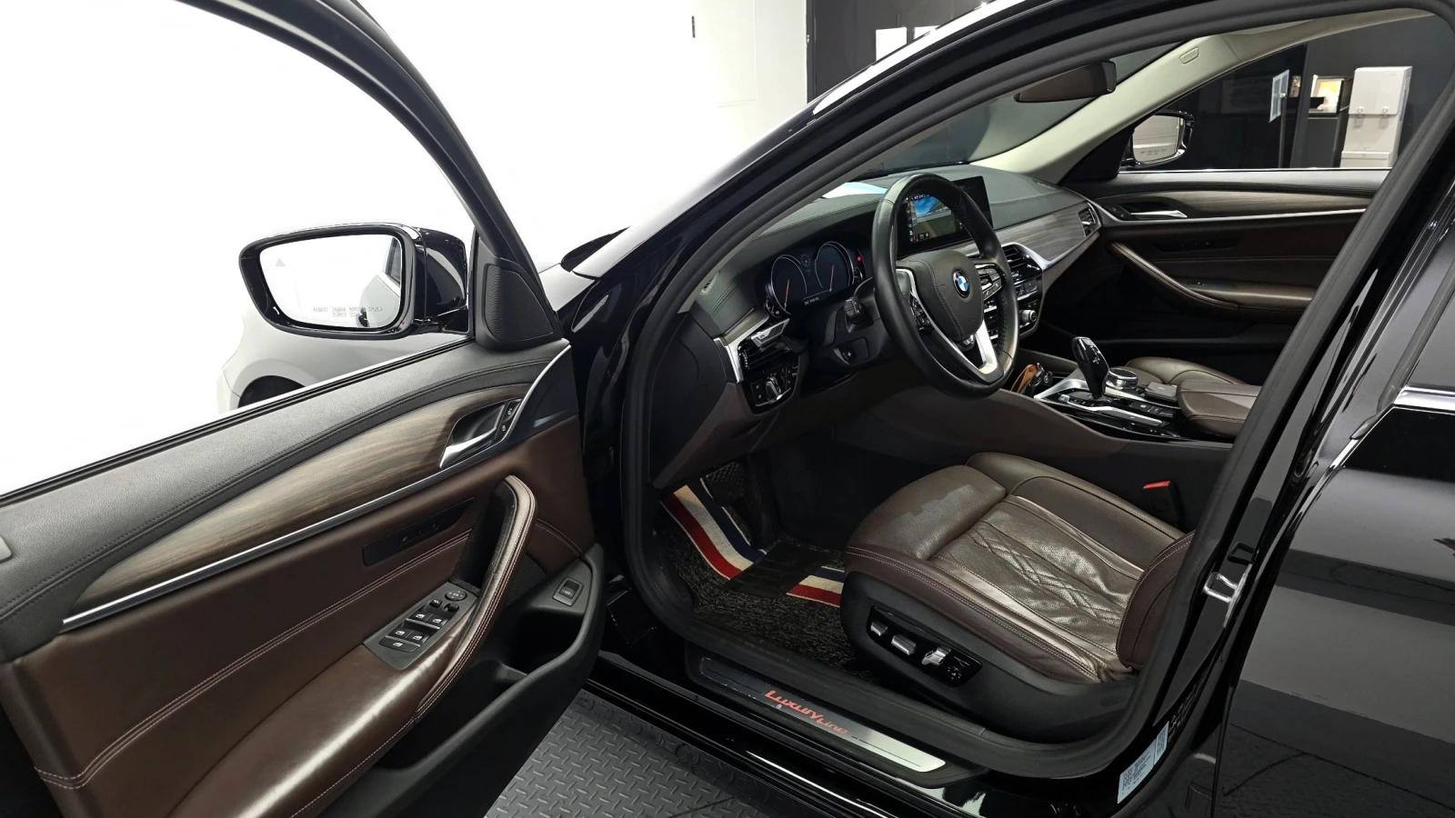 BMW 330 530i xDrive Luxury Plus| HUD| Адаптивен круиз| Пам, снимка 14 - Автомобили и джипове - 55328215