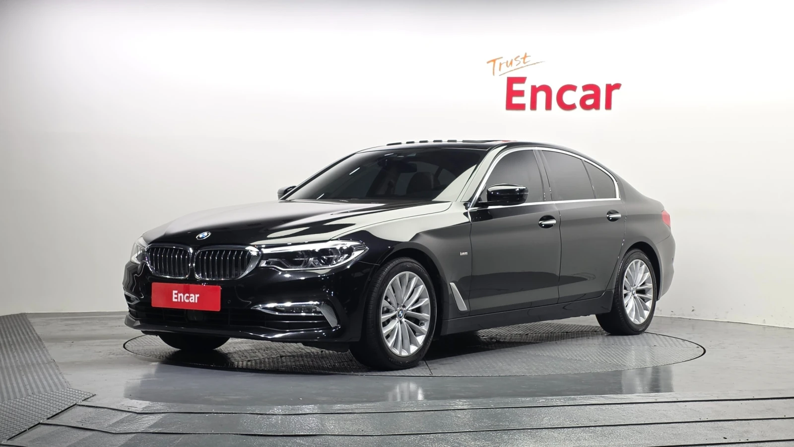 BMW 330 530i xDrive Luxury Plus| HUD| Адаптивен круиз| Пам, снимка 1 - Автомобили и джипове - 55328215