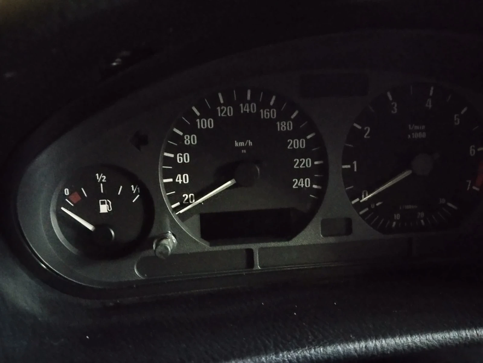 BMW 320, снимка 5 - Автомобили и джипове - 55418135