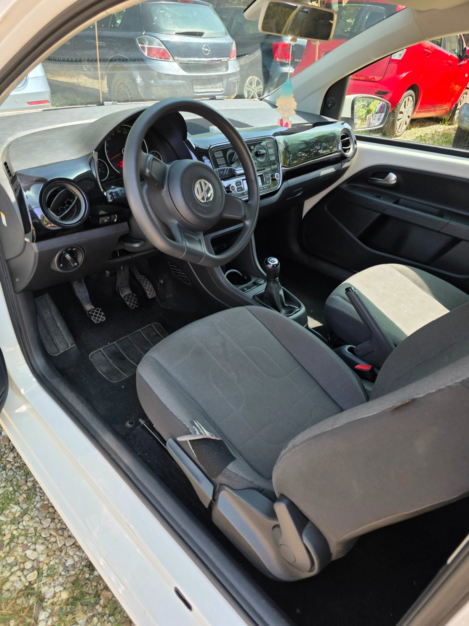 VW Up, снимка 7 - Автомобили и джипове - 55427094