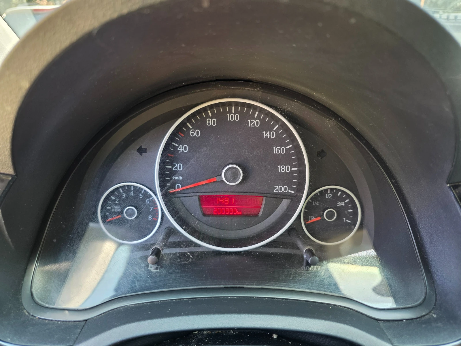 VW Up, снимка 10 - Автомобили и джипове - 55427094