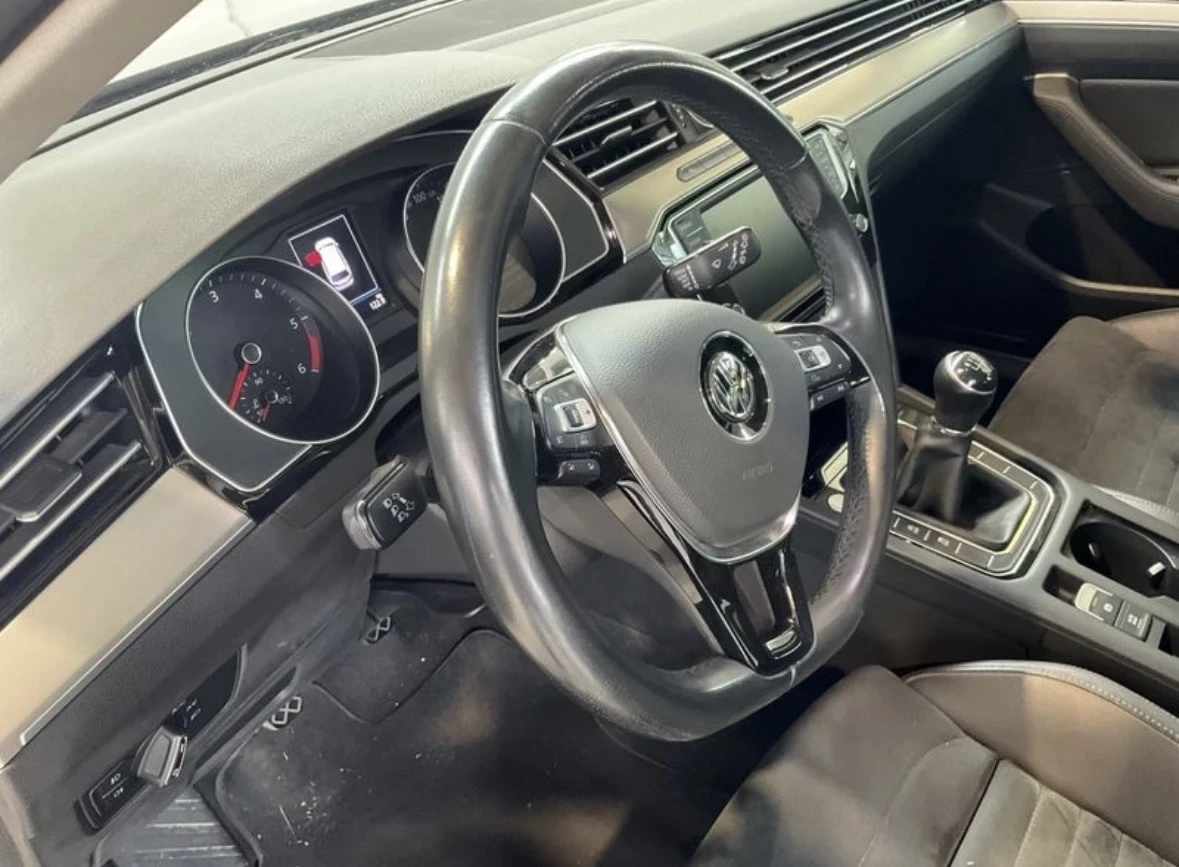 VW Passat 2.0TDI 190кс 6ск* Highline* LED* Алкантара* , снимка 13 - Автомобили и джипове - 55811829