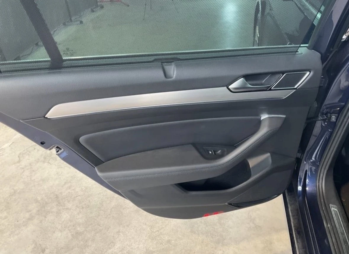 VW Passat 2.0TDI 190кс 6ск* Highline* LED* Алкантара* , снимка 14 - Автомобили и джипове - 55811829