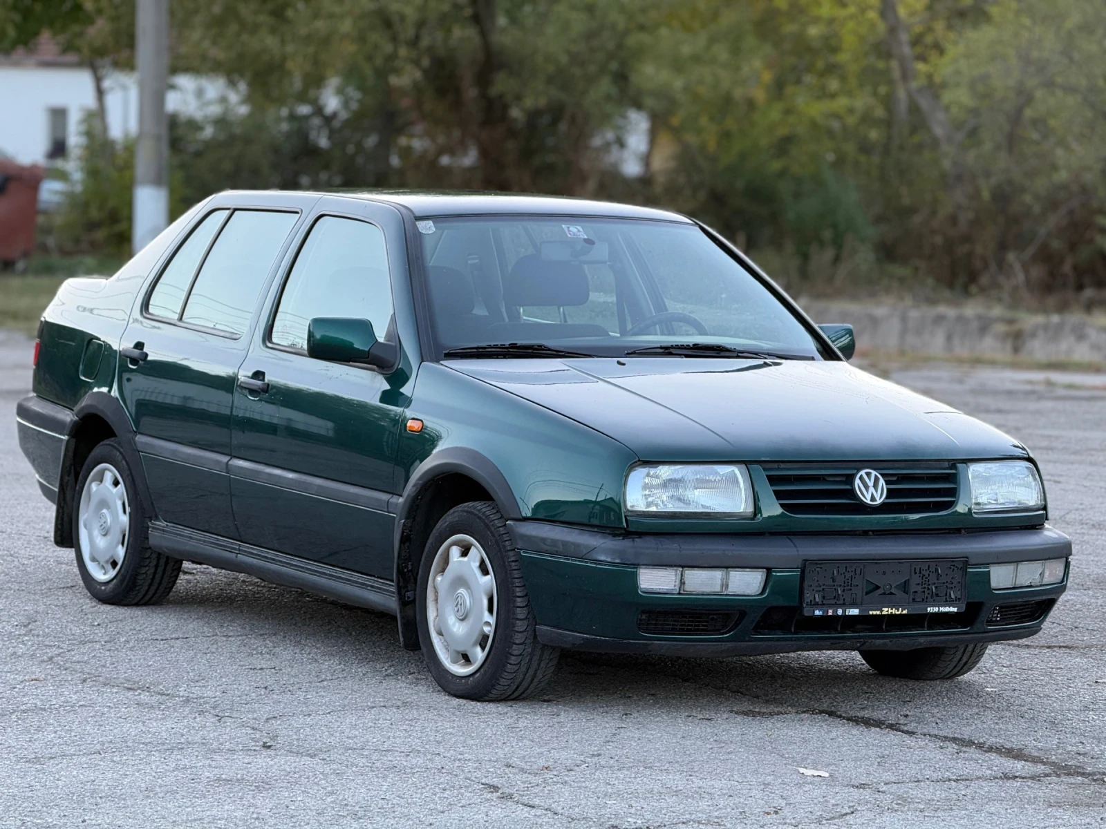VW Vento 1.8* AVTOMAT, снимка 3 - Автомобили и джипове - 56629163