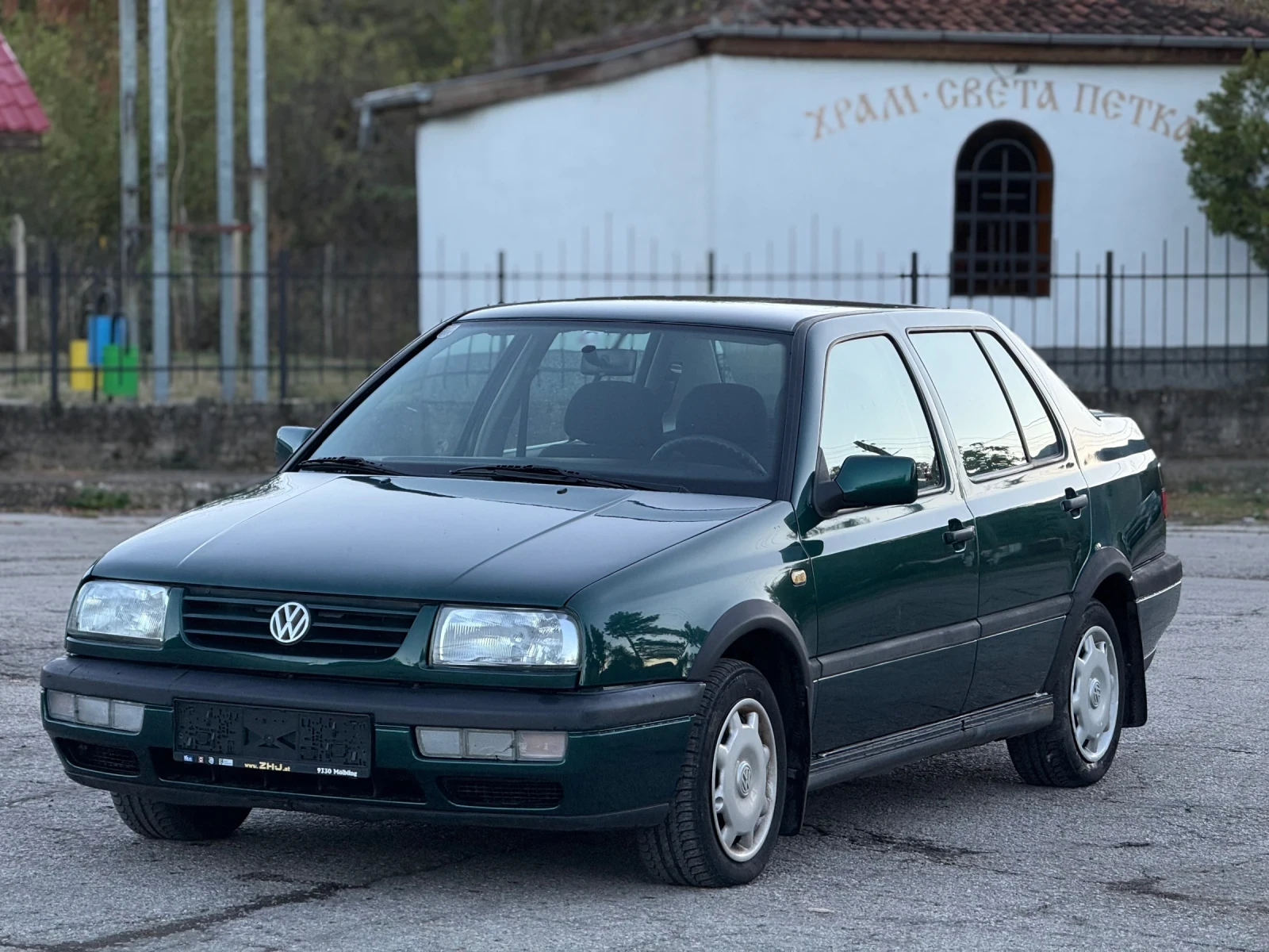VW Vento 1.8* AVTOMAT, снимка 2 - Автомобили и джипове - 56629163