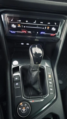 VW Tiguan 3хR-line 2, 0TDI 200к.с. Digital, 4 motion, head u, снимка 15