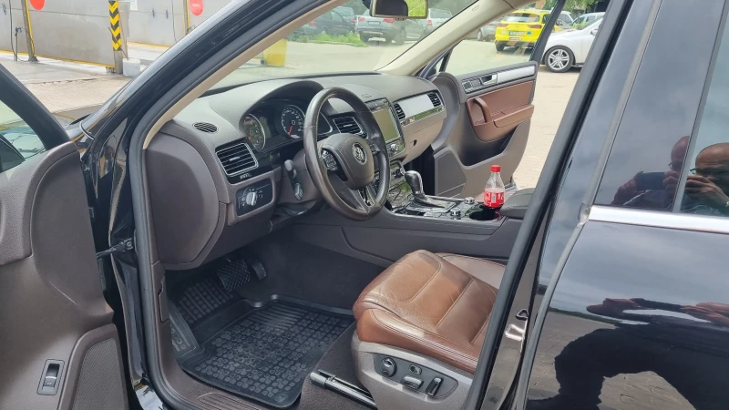 VW Touareg, снимка 8 - Автомобили и джипове - 48481253