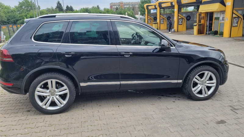 VW Touareg, снимка 4 - Автомобили и джипове - 48481253