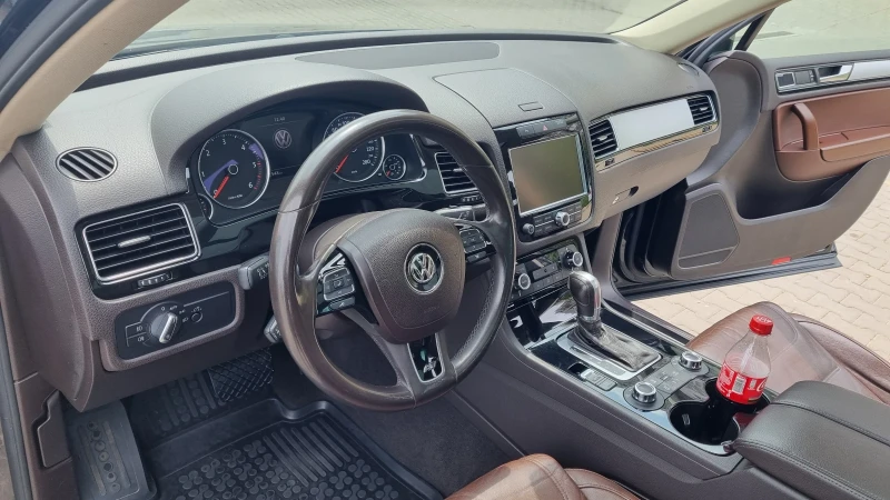 VW Touareg, снимка 11 - Автомобили и джипове - 48481253