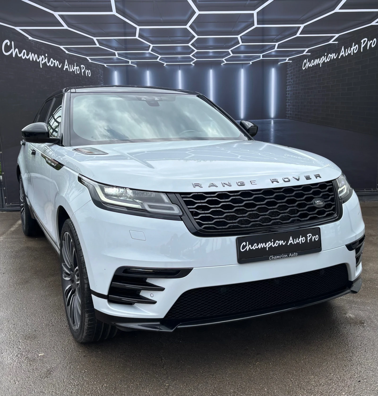 Land Rover Range Rover Velar 2.0D R-Dynamic  - изображение 3