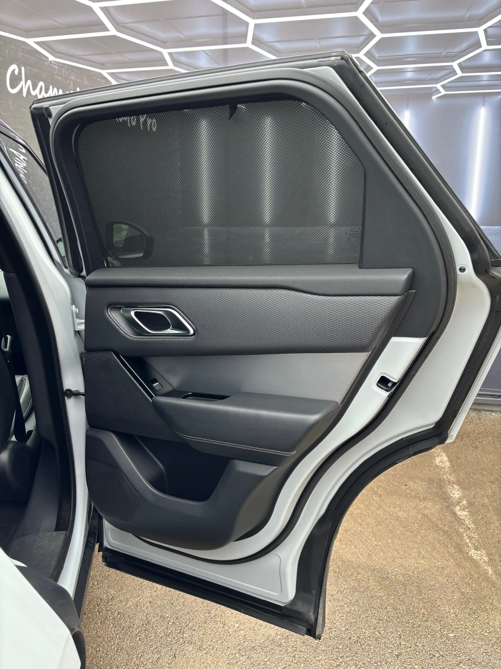 Land Rover Range Rover Velar 2.0D R-Dynamic  | Mobile.bg   16