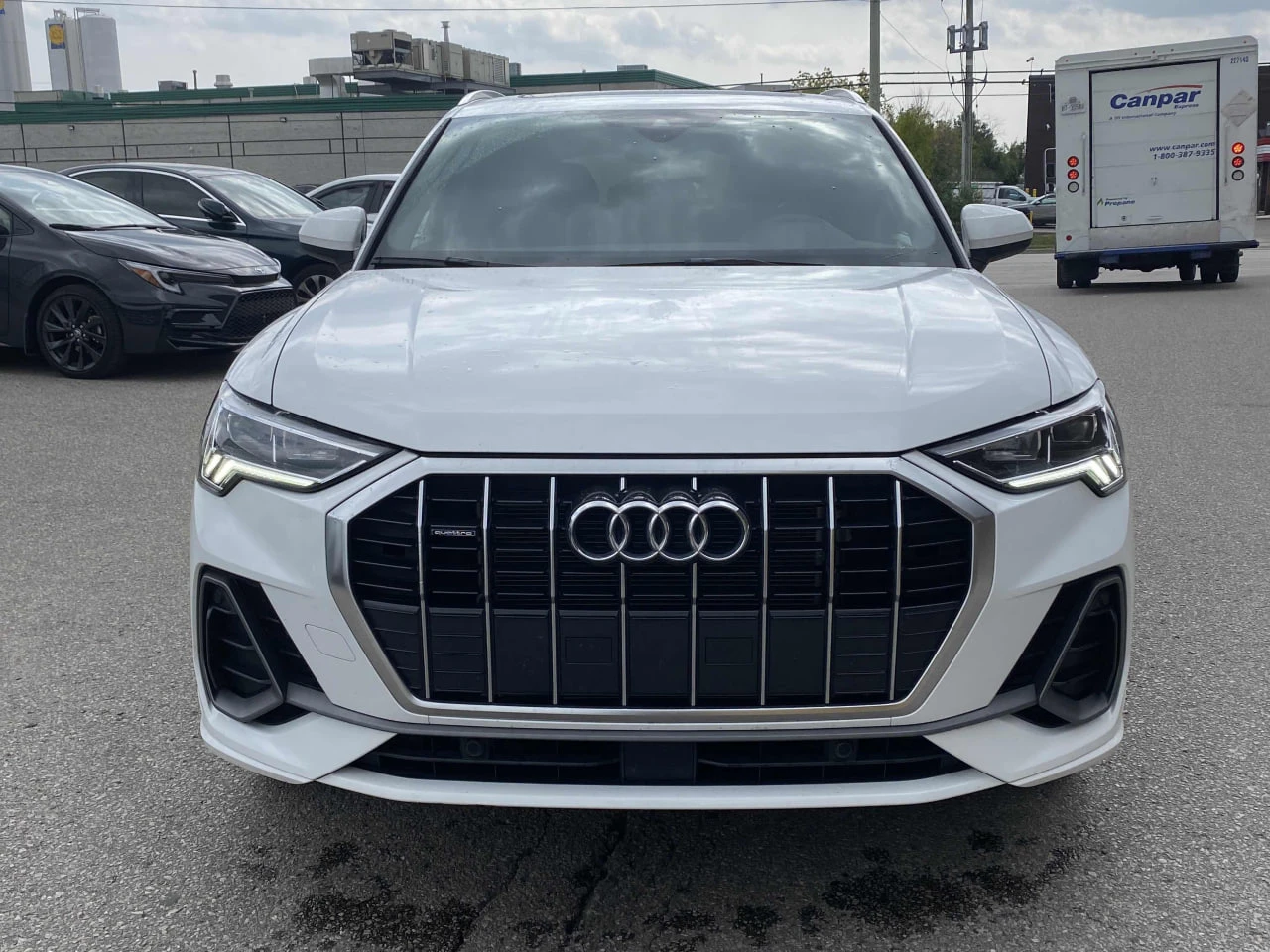 Audi Q3 * CARFAX * АВТО КРЕДИТ * ЦЕНА ДО БГ! - изображение 2