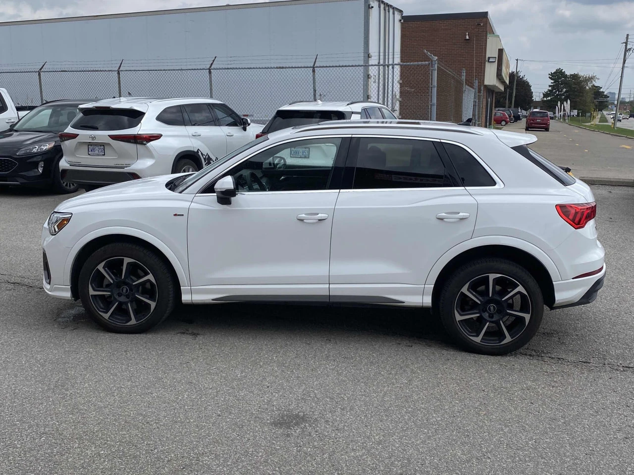 Audi Q3 * CARFAX * АВТО КРЕДИТ * ЦЕНА ДО БГ! - изображение 5