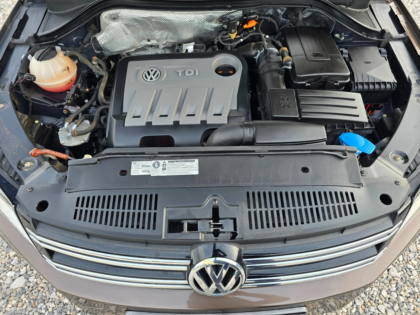 VW Tiguan 2, 0 TDI !! FACELIFT !! РЕАЛНИ КИЛОМЕТРИ !!! , снимка 16 - Автомобили и джипове - 54170678