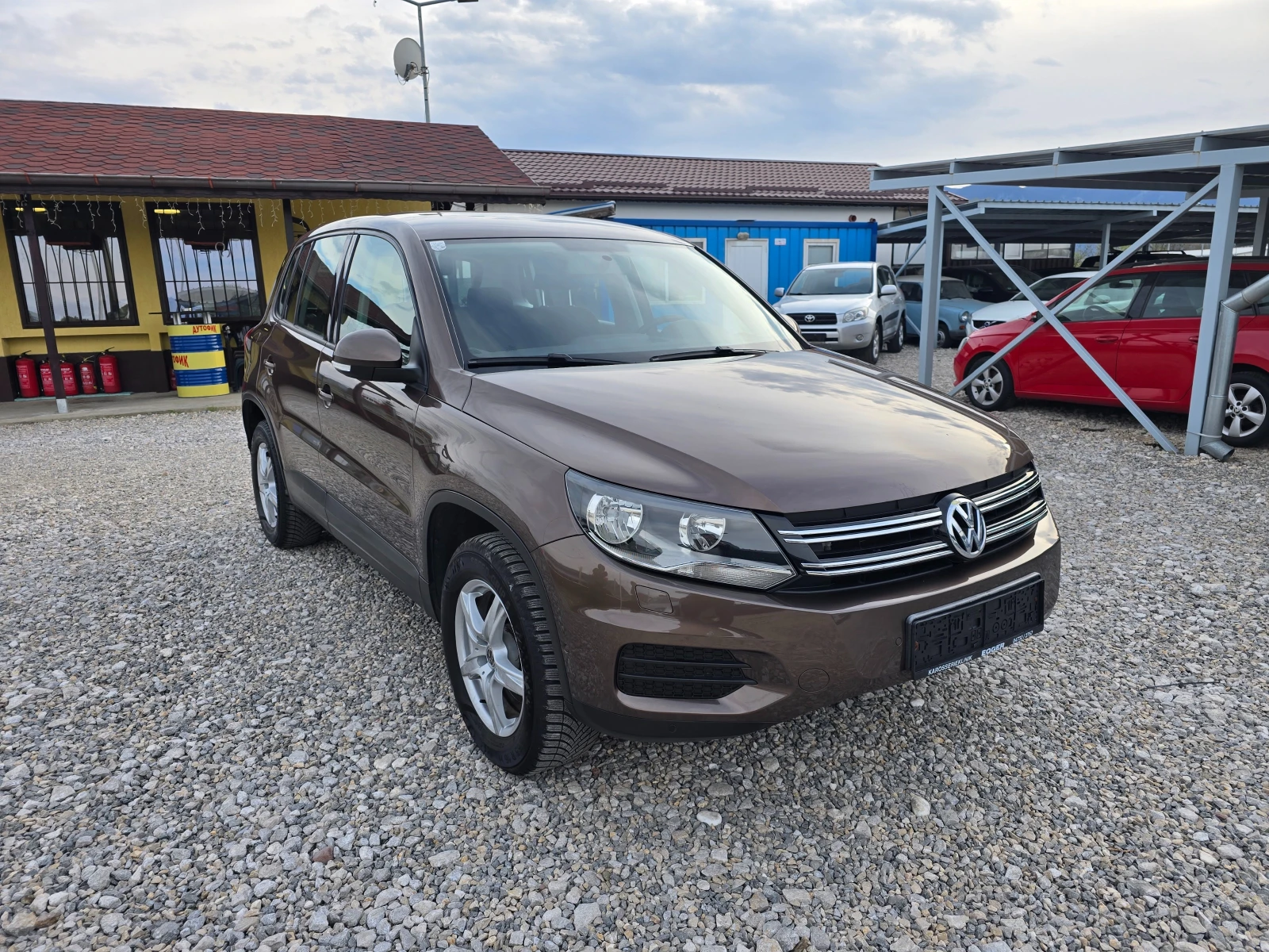 VW Tiguan 2, 0 TDI !! FACELIFT !! РЕАЛНИ КИЛОМЕТРИ !!! , снимка 7 - Автомобили и джипове - 54170678