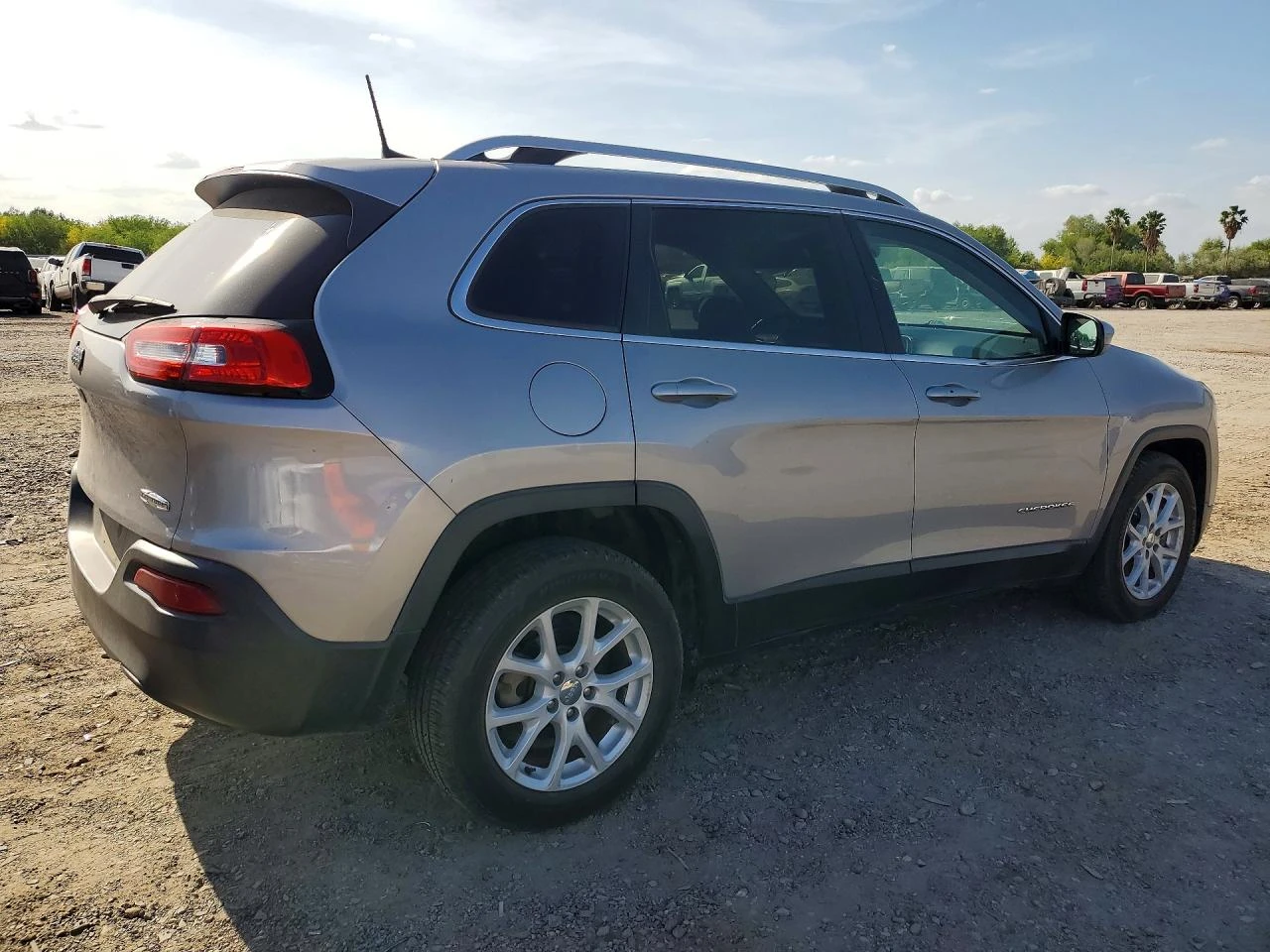 Jeep Cherokee 2.4l Latitude Plus, снимка 3 - Автомобили и джипове - 54705962