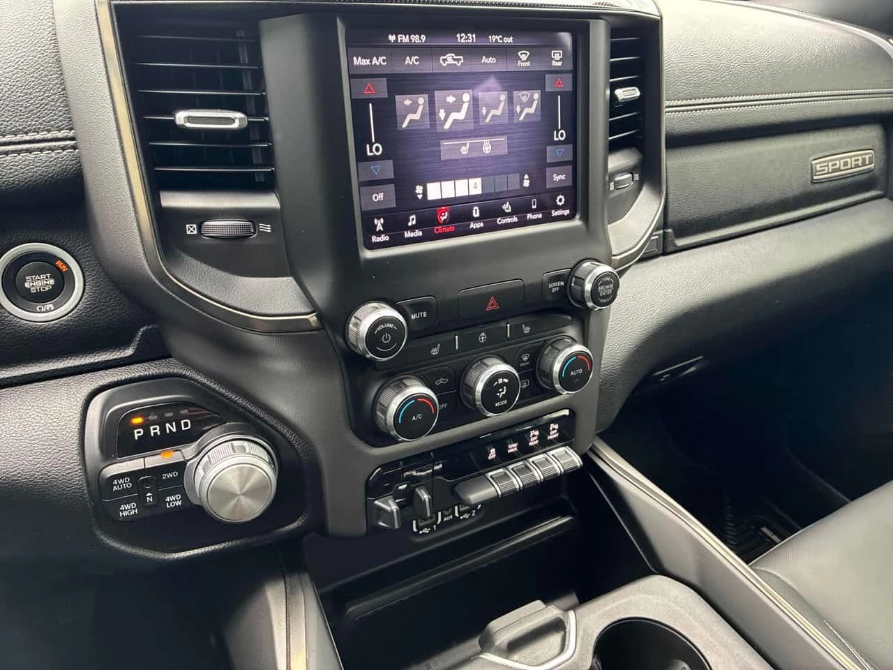 Dodge RAM 1500  SPORT / ПОДГРЕВИ / АВТОФИНАНСИРАНЕ , снимка 9 - Автомобили и джипове - 55541851