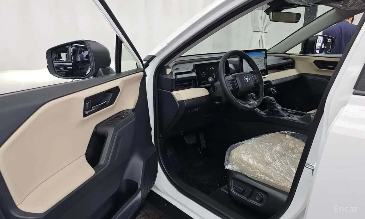 Toyota Rav4  HEV / ЦЕНА ДО БЪЛГАРИЯ , снимка 10 - Автомобили и джипове - 55770180