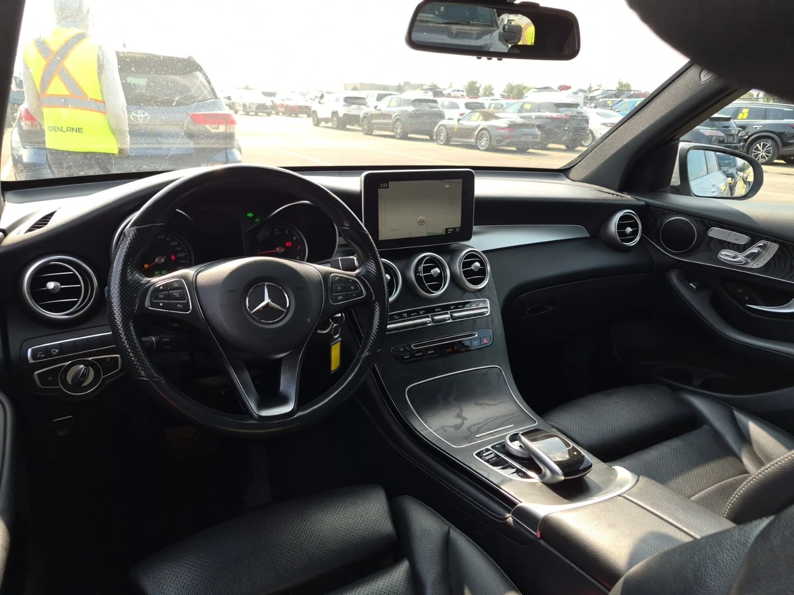Mercedes-Benz GLC 300 / БЕЗ ЗАБЕЛЕЖКА / БЕЗ ИНЦИДЕНТИ / АВТОКРЕДИТ, снимка 7 - Автомобили и джипове - 56108226