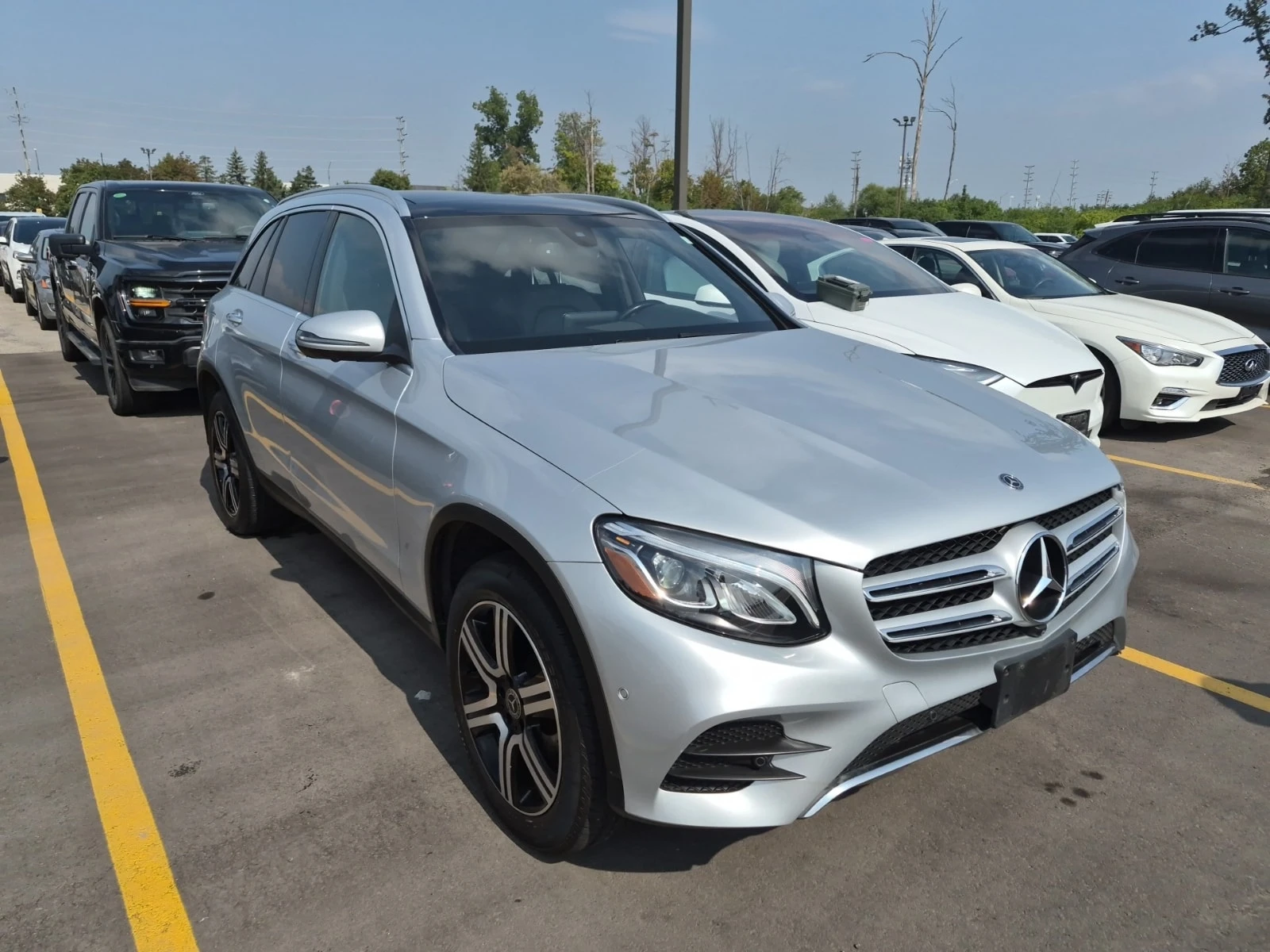 Mercedes-Benz GLC 300 / БЕЗ ЗАБЕЛЕЖКА / БЕЗ ИНЦИДЕНТИ / АВТОКРЕДИТ, снимка 2 - Автомобили и джипове - 56108226
