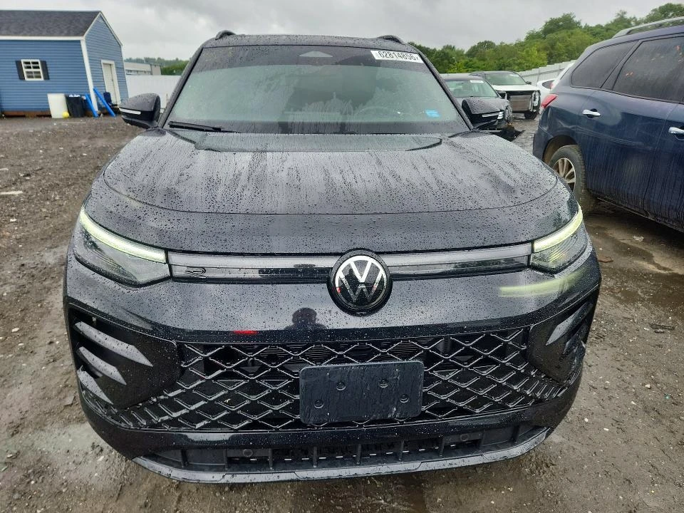 VW Tiguan SE R-LINE BLACK AWD| ПАНО| ОБДУХ, снимка 2 - Автомобили и джипове - 56222931