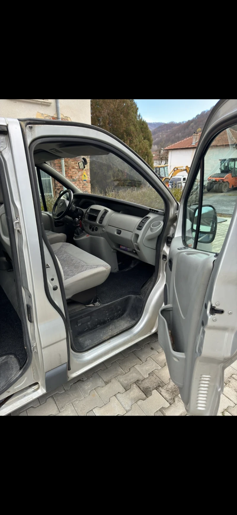 Opel Vivaro 1.9 TDI* 6-SPEED* 9-места* , снимка 9 - Бусове и автобуси - 48042698