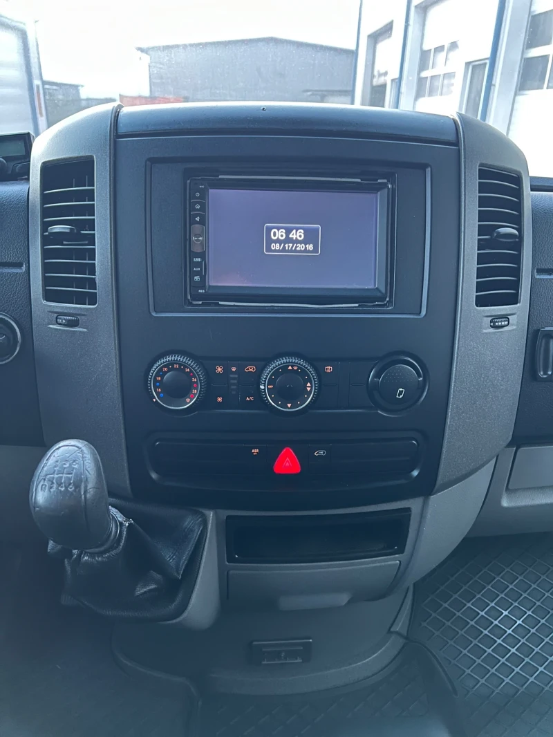 Mercedes-Benz Sprinter 316 / 4.30 дължина / Климатроник, снимка 16 - Бусове и автобуси - 52482608